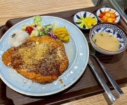 돈까스1985 더현대서울점 - 서울 강남, 여의도-IFC몰 더현대서울 | 맛집검색 식신