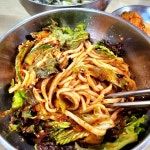 매콤하고 달달하게 즐기는 추억의 비빔국수 | 식신