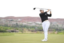 선두 놓치지 않은 유해란, LPGA 블랙 데저트 챔피언십 ‘와이어 투 와이어’ 제패… 통산 3승 쾌거 | 스포츠 월드 선두 놓치지 않은 유해란, LPGA... 