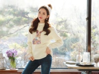 스타일온미 블링 래빗 스팽글 기모 맨투맨