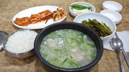 부산 본전돼지국밥 맛있더랑 - 방탄소년단 카테고리