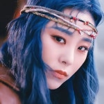더쿠 - 인디휘인이 머리에 한거 팔찌였대..