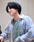 더쿠 - 💜슈가에 취하는 날🥂💜 윤기 요즘 헤어 진짜 예쁘네