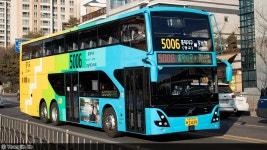 의외로 외제차들이라는 2층버스들 - 스퀘어 카테고리