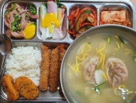 더쿠 - 불펜펌) 오늘 점심 구내식당좌