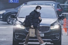 수호 출근길에 패딩입은거 왤케 좋냐ㅅㅂ - 케이돌토크 카테고리