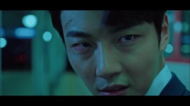 [트레인]분명 2015년 폐쇄된 기차역인데 그 곳에 시신이 운반되고있다.jpgif - 스퀘어 카테고리