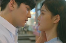 샛별이는 대현이 눈을 보고 대현이는 샛별이 입술을 보는게 - 드영배 카테고리