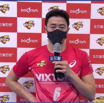 [남자배구] 현1위 현대캐피탈을 이기고 선두가 된 한국전력 - 스퀘어 카테고리