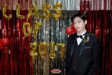 주연이 크리스마씨 비하인드 사진 존나 잘생겨땅 - 케이돌토크 카테고리