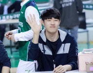 더쿠 - 딥) 웅며들어서 디린이 되었는데 윤성원선수가 넘모 궁그매..