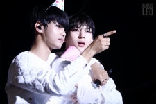 씻고온다는 덬들 아직도 안오다니 원식샤워 실패야 - 빅스 카테고리