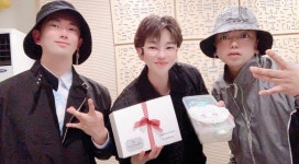 전체 게시판 - 매드몬스터와 사진 찍은 딘딘.jpg