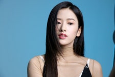 더쿠 - 유진, 버버리 뷰티 x 데이즈드 촬영 현장 비하인드