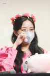 피에스타 팬싸에서 조그만 안경쓴 원영이 너무 귀여웠어 - 장원영 카테고리