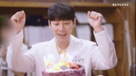 생일 챙겨주니까 부끄러하는 거 왤케 귀엽지....? - 김동욱 카테고리