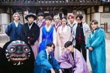 ㄷㅣㄴㄷㅣㄴ 님 인스타그램-한량 뮤비촬영 단체사진 - 에이티즈(ATEEZ) 카테고리