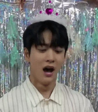 전체 게시판 - 아 강태오 ㅋㅋㅋㅋ 왕관끼고 놀라는거 왜 이렇게 킹받냐구 ㅠㅠㅋㅋㅋ