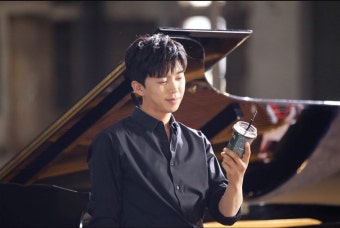 임영웅 광고나 화보보면 광고주들이 덕질해주는게 최고다 - 케이돌토크 카테고리