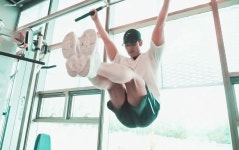 울 동호 반스 말고 운동화 신고 헬스하네 - 뉴이스트(NUEST) 카테고리