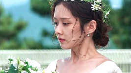 더쿠 - 덕들 이 짤 붉어보여?