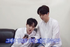 전체 게시판 - 티엔티 둘 다 셔츠만 입고 붙어잇으니까 형제미 넘친다