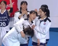 전체 게시판 - 이번시즌 닭장에서 과몰입하는 잼민 김박