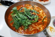 더쿠 - ㅇㅇ 하면 딱 떠오르는 대표음식이 없는거 같은 도시