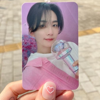 전체 게시판 - ㅅㅍ 캐럿존 첨엔 얼굴 감탄하기 바빴는데