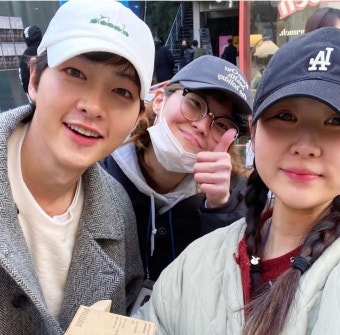 최근 송중기 근황사진.jpg - 스퀘어 카테고리