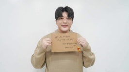 아니 근데 진심으로 동희 약간 그 잠자리안경 느낌나는거 잘어울려 - 슈퍼주니어(SUPER JUNIOR) 카테고리