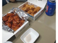 전체 게시판 - ㅇㅂㅌ 쩝쩝박사들아 치킨 시킬건데 급해!!!!!