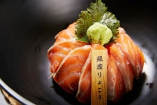 점심으로 연어 덮밥 먹으러 갈건데 이정도면 다 먹어도 되겠지??? - 다이어트 카테고리