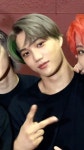 전체 게시판 - 백현이 종인이 이 사진 생생(?)하게 잘생겼다