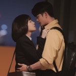 영우가 섭섭씬때처럼 다시한번 준호에게 만져보고싶다고 말해서 다가갔는데 영우가 준호 눈을 마주보며 얼굴 만져보다가 눈 감는 건가?