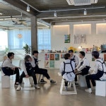 엔드림 카페사진들 진짜 미친컨셉인거같다 - 케이돌토크 카테고리