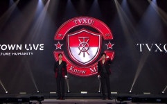 동방 로고 별 2개 있는 거 앞에 동방 서있으니까 더 오진다 - 케이돌토크 카테고리