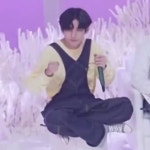 태형이 노래부를때 앉아있는것도 귀여워ㅠㅠ - 방탄소년단 카테고리