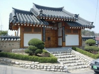 더쿠 - 개멋있는 한옥의 정문