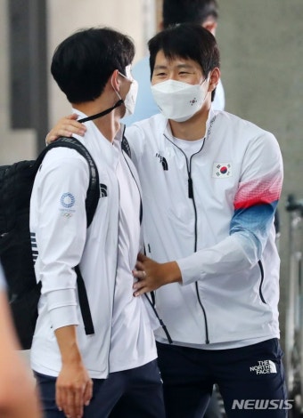 전체 게시판 - 인천국제공항 입국장에서 강이니