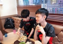더쿠 - [리프트 라이벌즈] 그리핀 쵸비 와 TOP Esports 띵구 의 만남