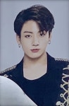 더쿠 - 어제 아미들 집단지성으로 정국이 로즈볼 플래그 사진 세탁한거 진짜 넘 웃김 ㅋㅋㅋㅋㅋㅋ
