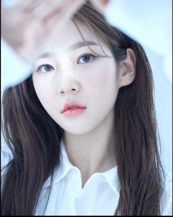 새론이 소속사 사진보는데 존예다 - 드영배 카테고리