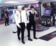 황민현 이 애옹대장 - Wanna One(워너원) 카테고리