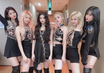 주기적으로 찾아보는 에버글로우 DUN DUN 무대 의상 jpg - 스퀘어 카테고리