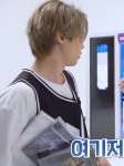 지민이가 소중하게 안고 있는 저게 14메모리즈야? - 방탄소년단 카테고리