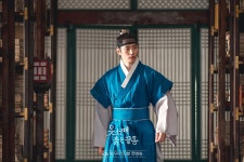 한복 때깔 잘 뽑은거 같은 [옷소매 붉은 끝동] - 스퀘어 카테고리