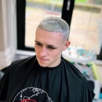 전체 게시판 - 포뎅이 또 금새로이로 변신하나 봄