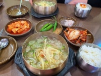 나는 밥돼지다vs면돼지다 - 스퀘어 카테고리