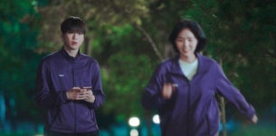 은강이 사진찍는다고 이렇게 좋아하면서 뛰어갔는데 - 드영배 카테고리